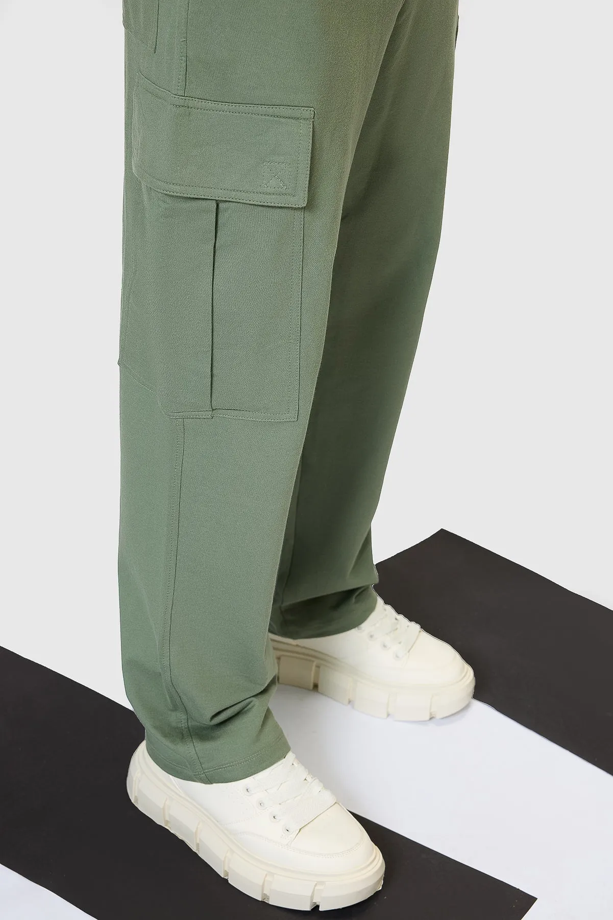 Relaxed Fit Cotton Knitted Men's Jogger Cargos - Sage Green